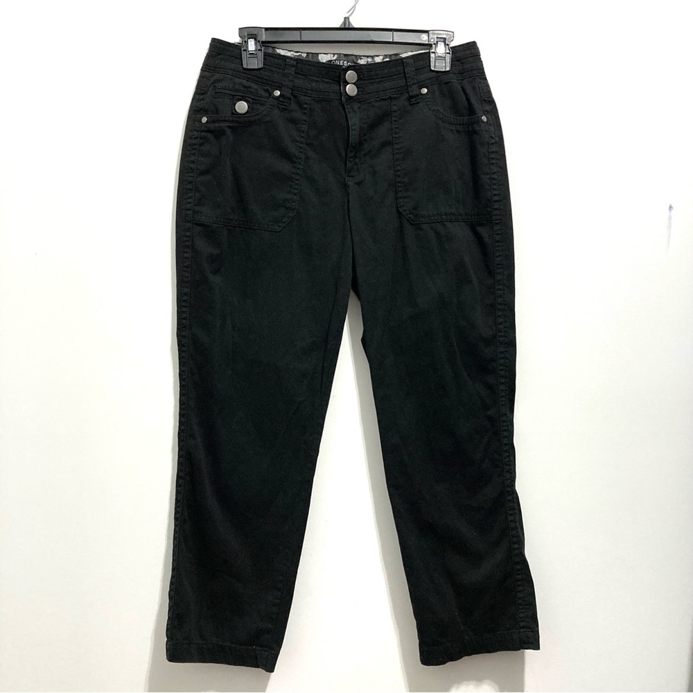 One 5 One Woman’s Black Straight Leg Cropped Capri Pants